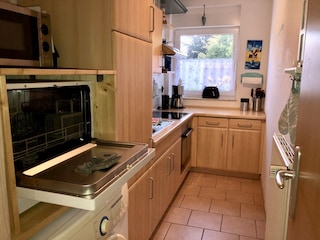 Separate Küche, mit WM, Micro, Backofen, Ceranfeld uvm.