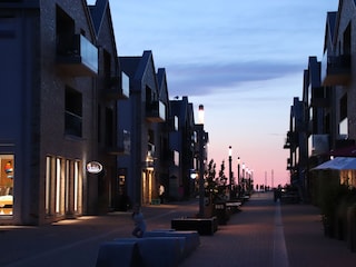 Seebrückenpromenade am Abend