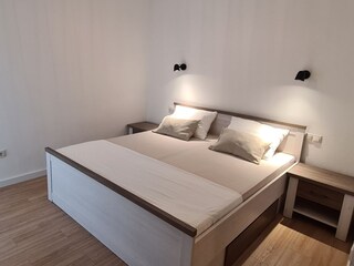 Bedroom/ Schlafzimmer 6