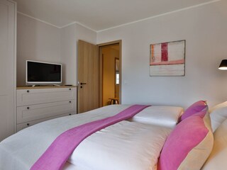 Schlafzimmer  mit Fernseher
