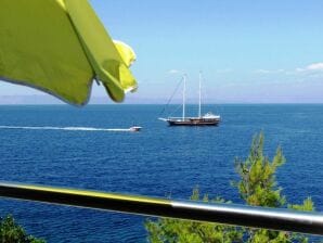 Ferienhaus Jakov direct on the Sea