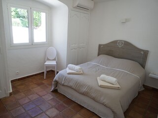 Schlafzimmer 2