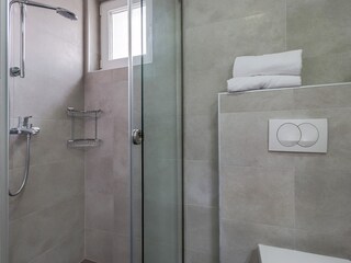 Kristian - bathroom