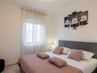 Schlafzimmer  2
