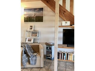 Gemütliche Lese-Ecke im weitläufigen Wohnzimmer