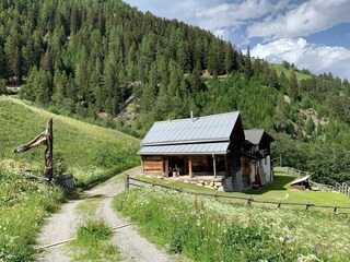 Einfahrt Pütschai Süsom
