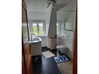 Badezimmer mit begehbarer Dusche