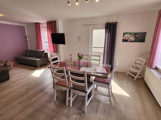 Wohnzimmer/Esszimmer