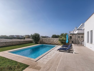 Pool & Liegen