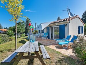 Stadt-Bungalow in Écuras mit Swimmingpool