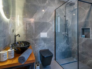 Ein luxuriöses Badezimmer