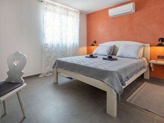 Natürliches Licht in diesem komfortablen Schlafzimmer