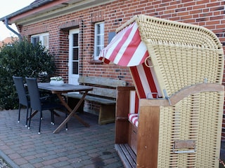 Terrasse mit Strandkorb