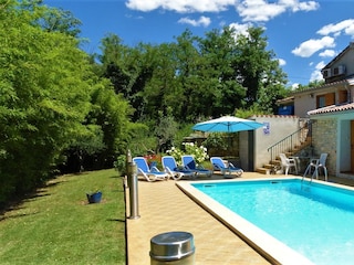 Pool in absoluter Privatsphäre