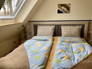 gemütliches Doppelbett